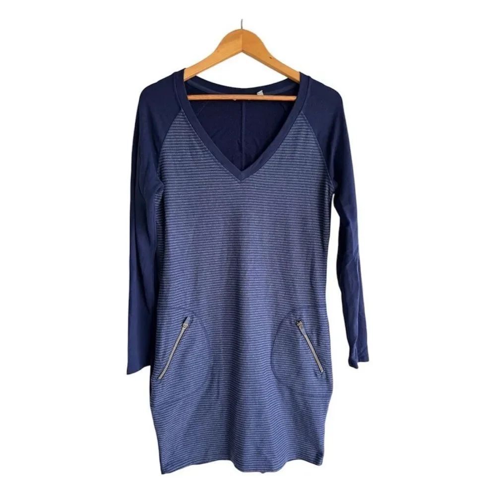 Athleta Women's long-sleeved striped dress in sizeS for outdoor activities